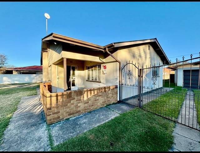 4 BEDROOM HOUSE FOR SALE IN VANDERBIJLPARK SW 1